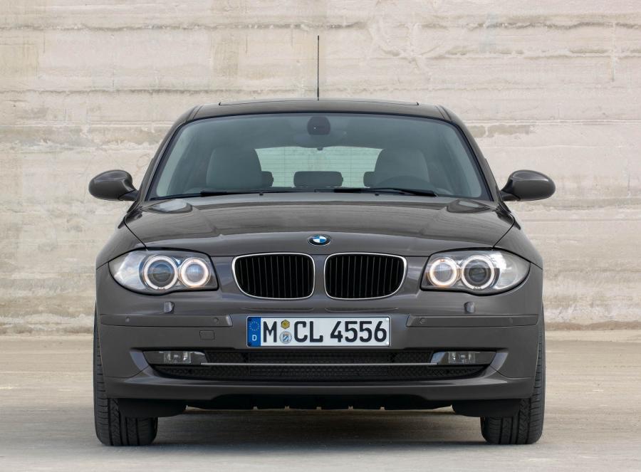  BMW 1-Series 5-Door 2005 года  (фото 23 из 187)